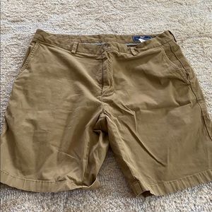 Vineyard vines size 34 breaker short